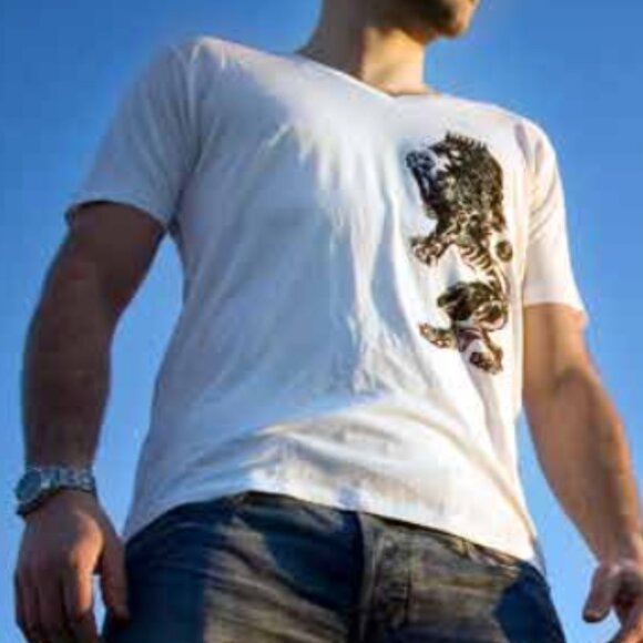 Royal Lion - V-neck WhiteT-Shirt - by Devils May Care - Unisex - Picture 2 of 7